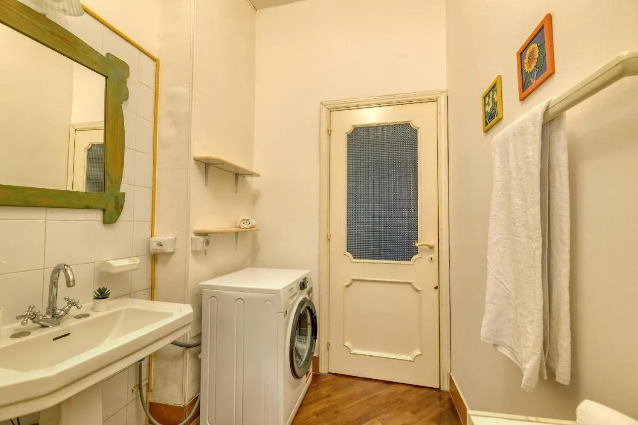 Apartment Izzhome Delightful Cagliari Italy
